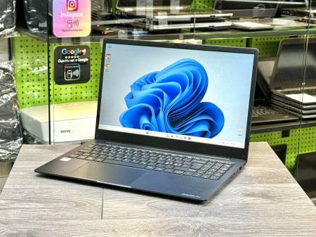 Toshiba Dynabook Pro C50-H-11G 2